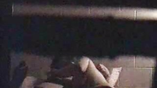 Nerdy mergina gauna pakliuvom sunkiai karštame POV vaizdo įraše