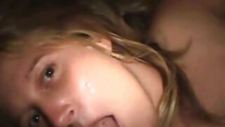 Glamcore pornografinis vaizdo įrašas su dviem merginomis ir jų pakabintu grobiu